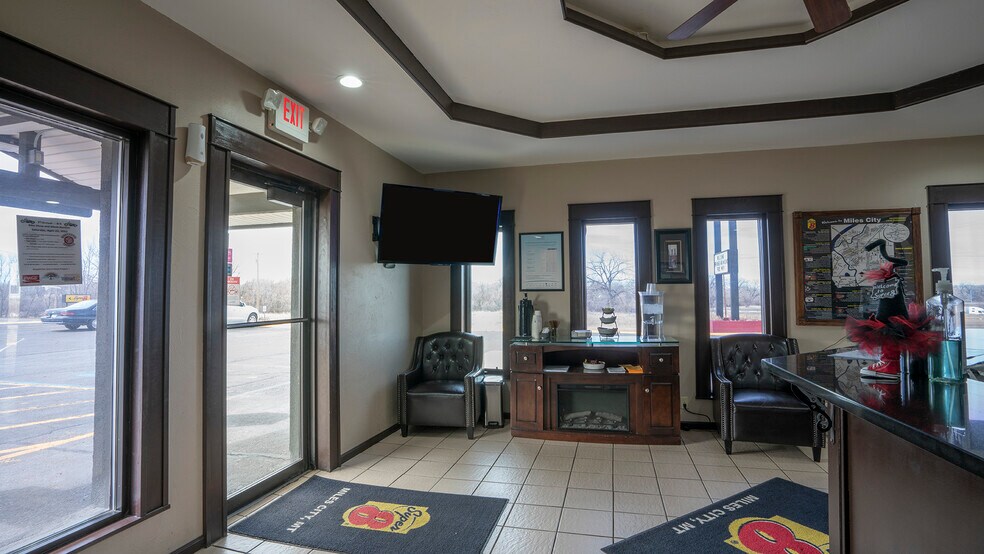 More Photos Of 2006 S Haynes Ave, Miles City Hotel For Sale