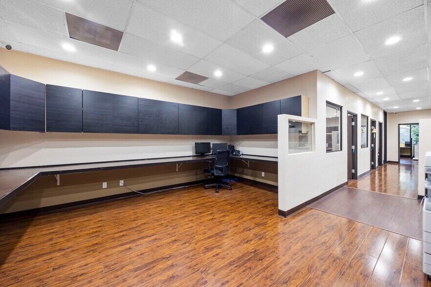 More Photos Of 23275 South Pointe Dr, Laguna Hills Office For Sale