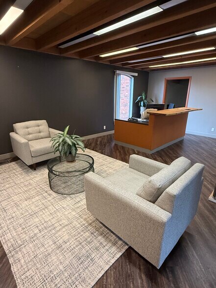 More Photos Of 6105 S MacAdam Ave, Portland Office For Lease