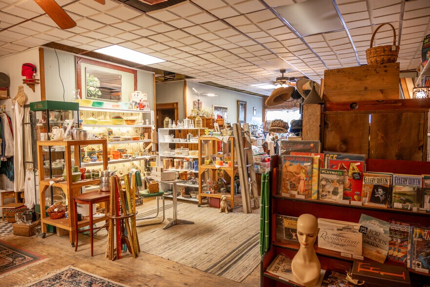 More Photos Of 215 Main St, Elroy Storefront Retail Residential For Sale