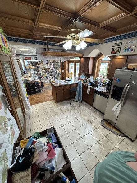 More Photos Of 1122-1128 Eureka Rd, Wyandotte Storefront Retail Office For Sale