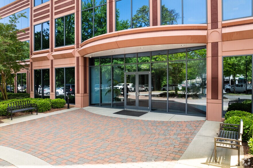 More Photos Of 272 Bendix Rd, Virginia Beach Unknown For Lease