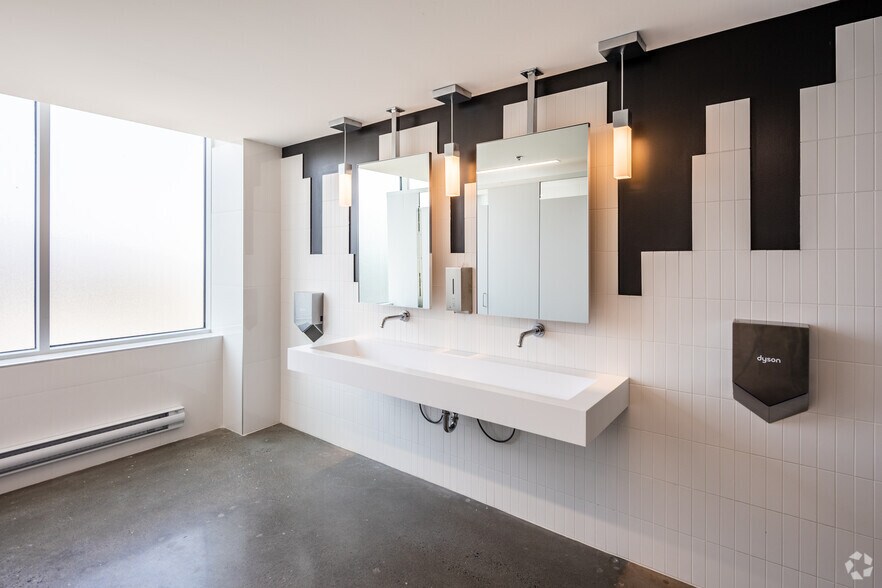 More Photos Of 7260 Rue Saint-Urbain, Montréal Office For Lease