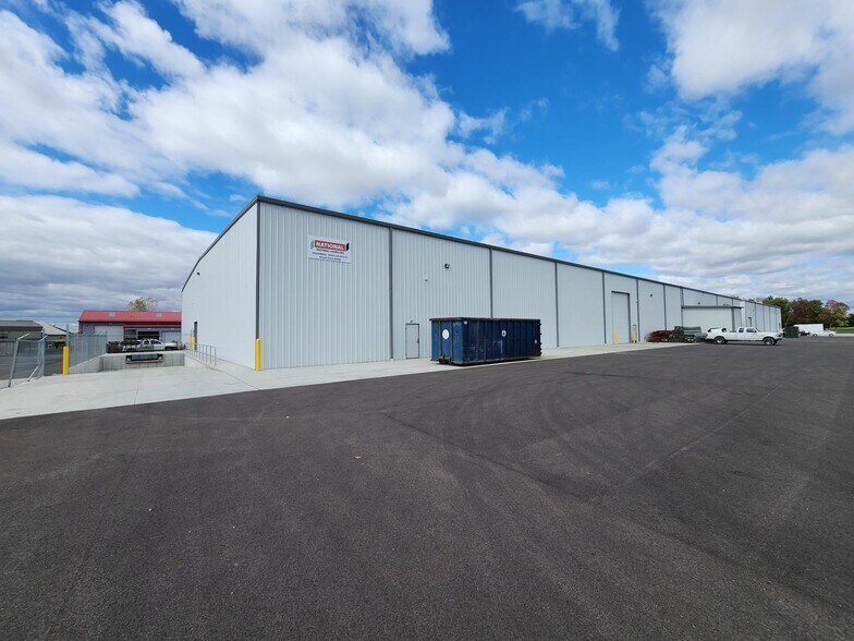 Primary Photo Of 2099 E Tipton St, Seymour Manufacturing For Lease