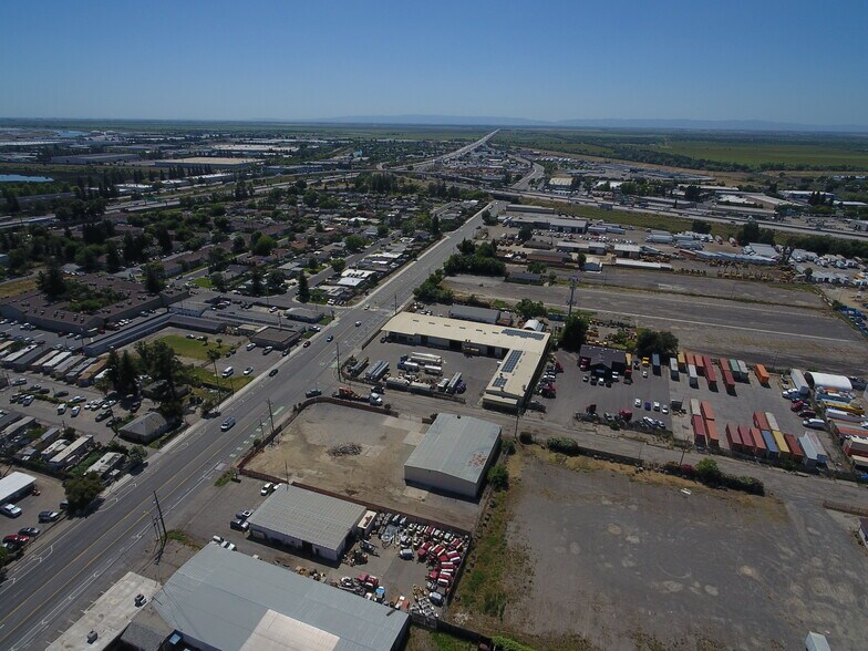 More Photos Of 3222 W Capitol Ave, West Sacramento Warehouse For Lease