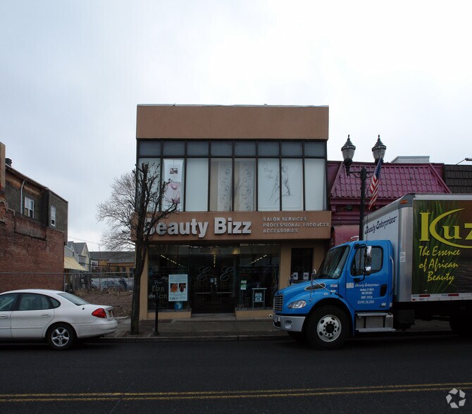 More Photos Of 534 Broadway, Bayonne Storefront For Lease