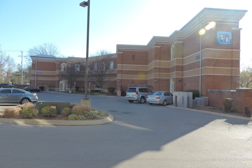 More Photos Of 2216 Abbott Martin Rd, Nashville Bank For Lease