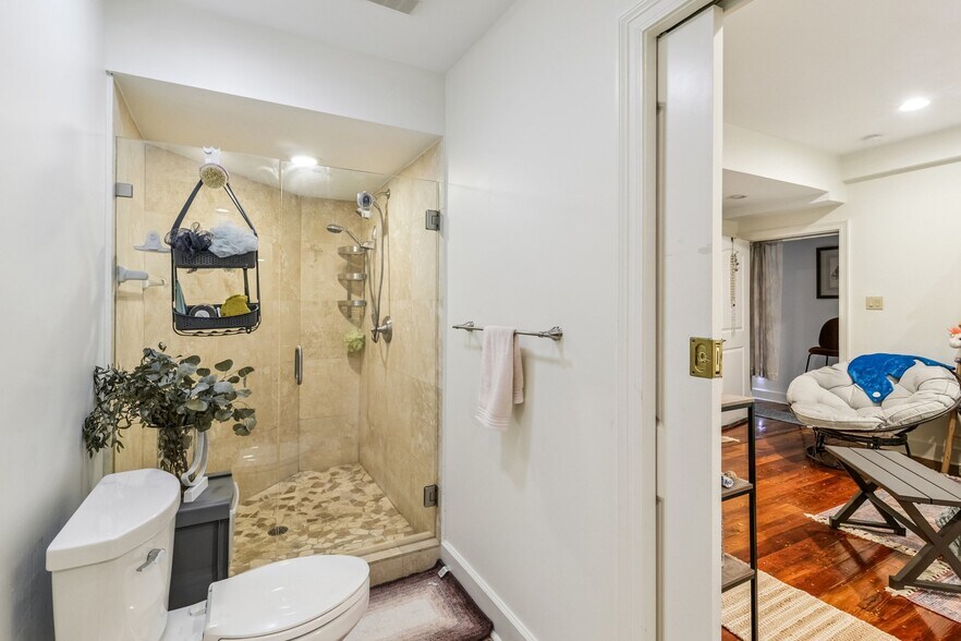 More Photos Of 755 Tchoupitoulas St, New Orleans Restaurant For Sale