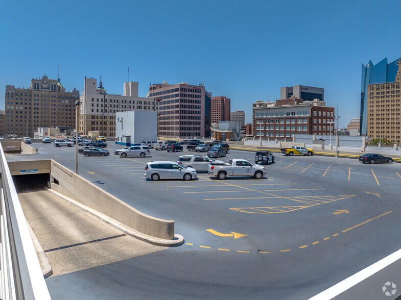 More Photos Of 711 Navarro St, San Antonio Office For Lease