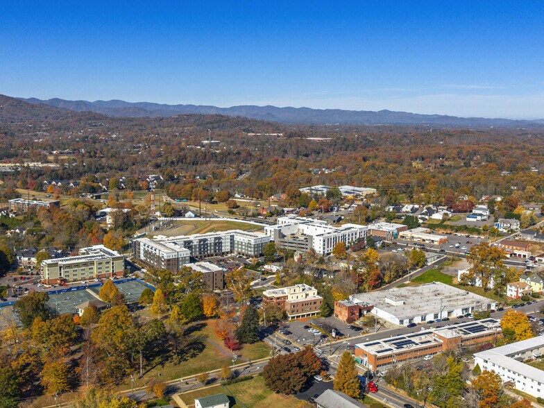More Photos Of 53 S French Broad Ave, Asheville Medical For Lease