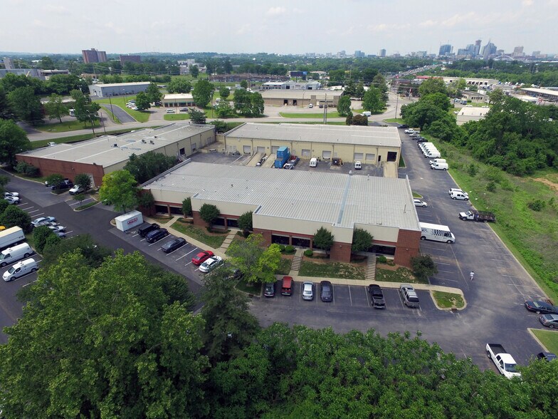 Primary Photo Of 820 Fesslers Pky, Nashville Light Distribution For Lease