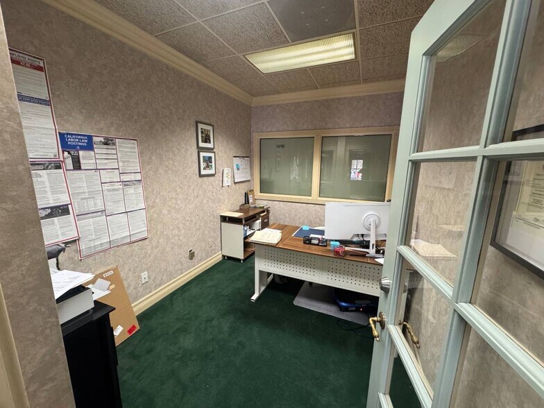 More Photos Of 7614 Lemon Ave, Lemon Grove Office For Lease