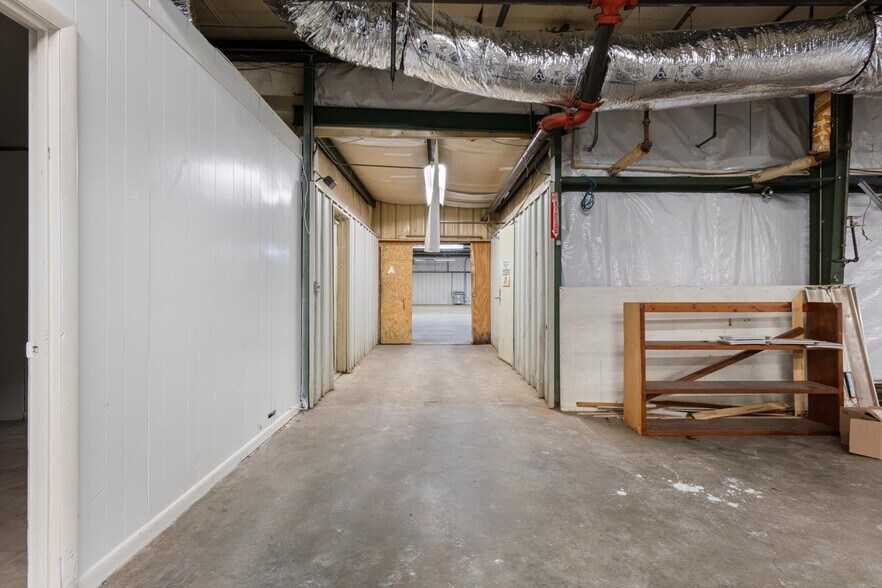 More Photos Of 1811-1813 Old Estill Springs Rd, Tullahoma Warehouse For Sale