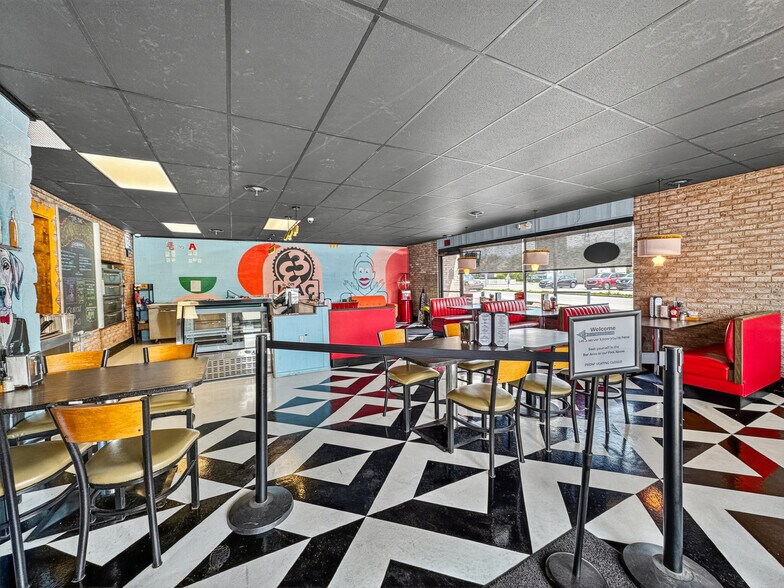 More Photos Of 2206 7th Ave, Altoona Restaurant For Sale