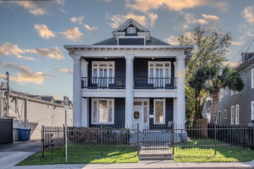 Primary Photo Of 214 E Ashby Pl, San Antonio Office For Lease