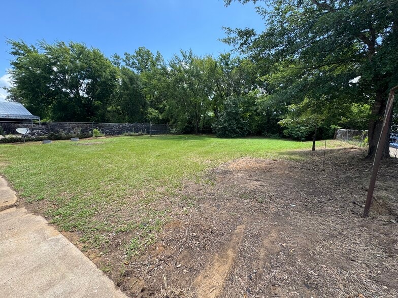 More Photos Of 15083 Highway 155 S, Tyler Warehouse For Sale