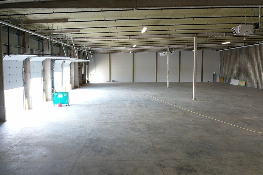 More Photos Of 1301 S Roosevelt Ave, Loveland Warehouse For Lease