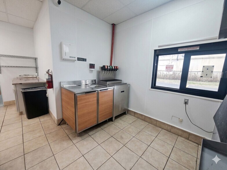 More Photos Of 9343 Lem Turner Rd, Jacksonville Fast Food For Sale