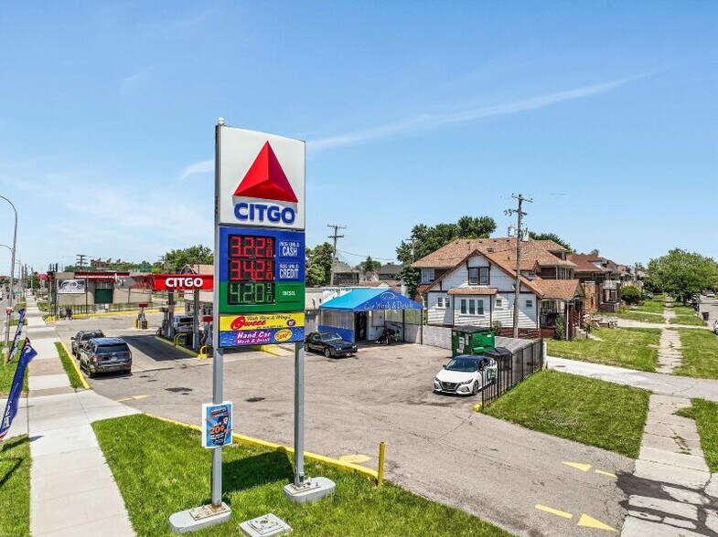 More Photos Of 13730 Livernois Ave, Detroit General Retail For Sale