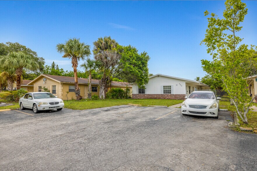 More Photos Of 700-704 SW 16th Ave, Fort Lauderdale Apartments For Sale