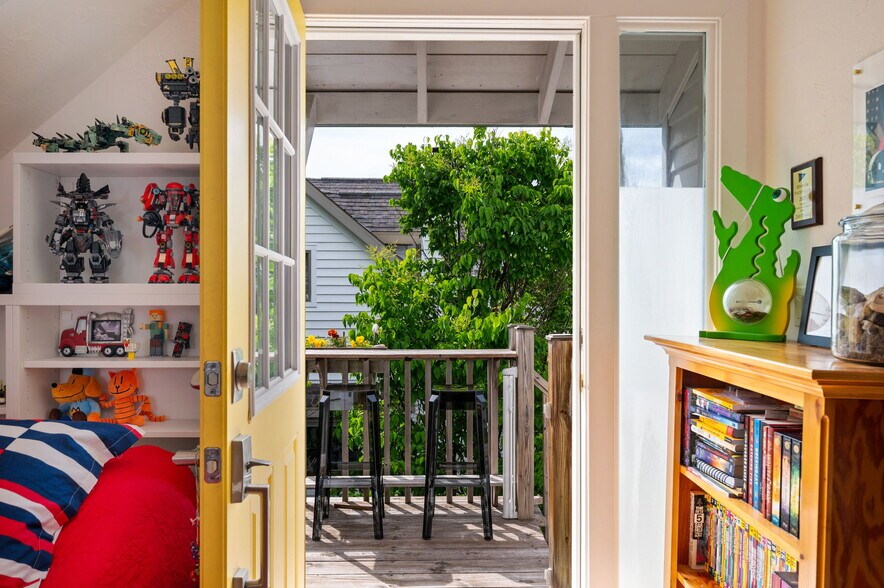 More Photos Of 4113 Main St, Fish Creek Storefront Retail Residential For Sale