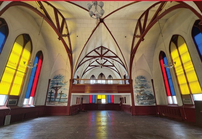 More Photos Of 124-140 W Garfield Ave, Milwaukee Religious Facility For Lease