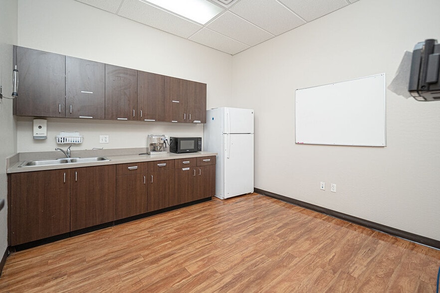 More Photos Of 4338 W Thomas Rd, Phoenix Storefront For Sale