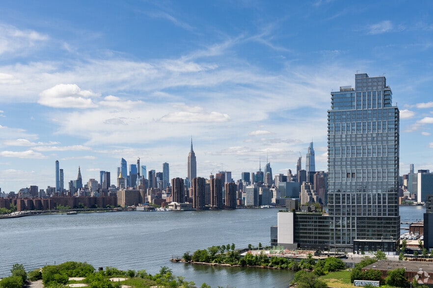 More Photos Of 25 Kent Ave, Brooklyn Office For Lease