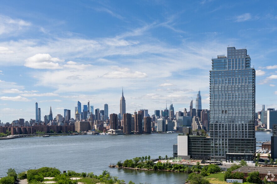 More Photos Of 25 Kent Ave, Brooklyn Office For Lease