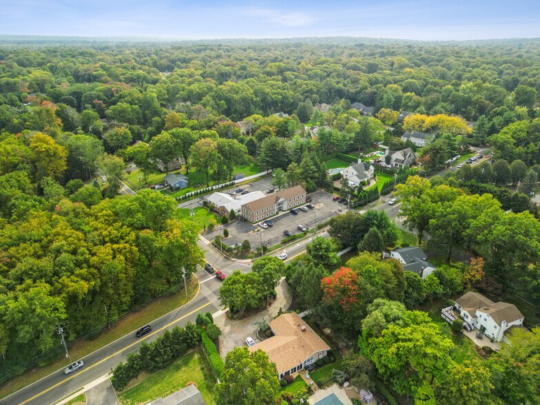 More Photos Of 800 Wyckoff Ave, Wyckoff Office For Sale