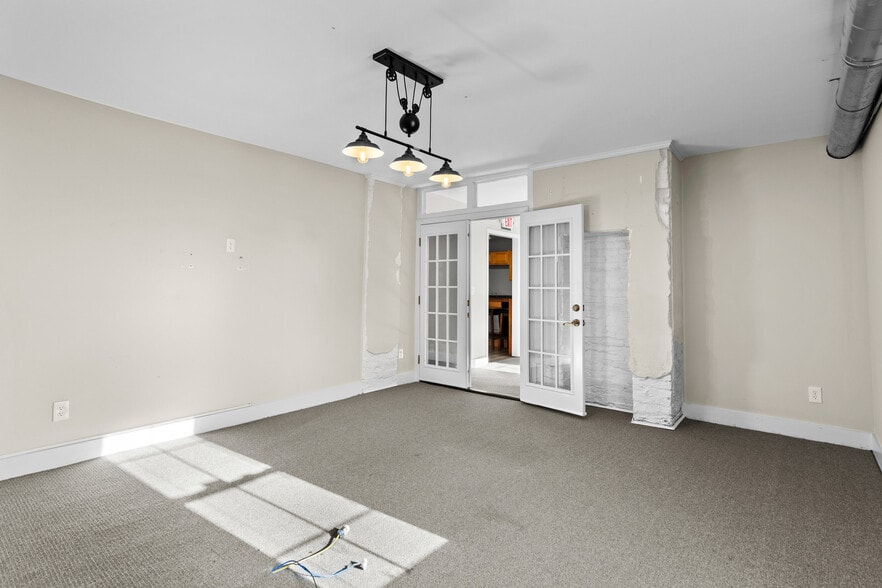 More Photos Of 90 E Moreno St, Buford Office Residential For Sale