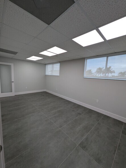 More Photos Of 3670 NW 6th St, Miami Loft Creative Space For Lease