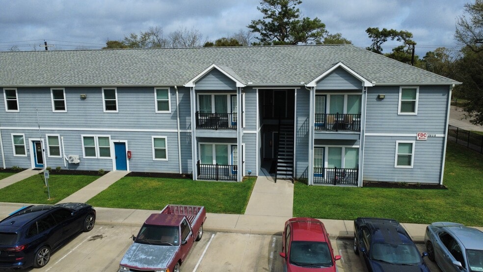 More Photos Of 2604 Avenue K, Bay City Apartments For Sale