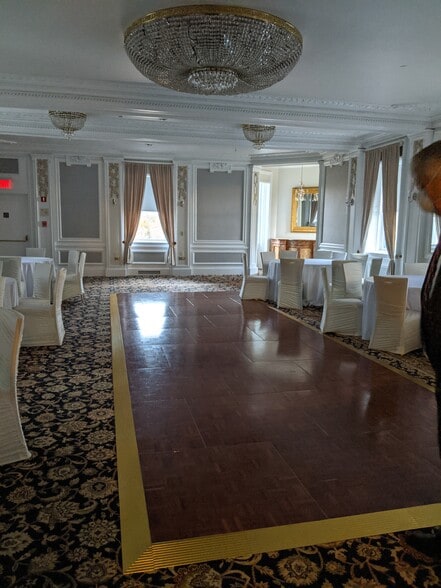 More Photos Of 400 Benedict Ave, Tarrytown Hotel For Lease