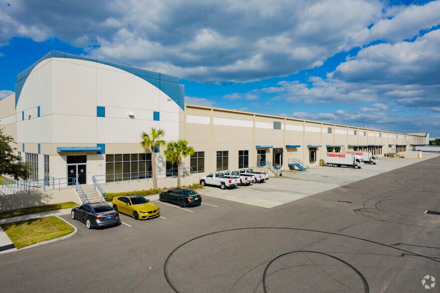 More Photos Of 4531-4561 Madison Industrial Ln, Tampa Warehouse For Lease