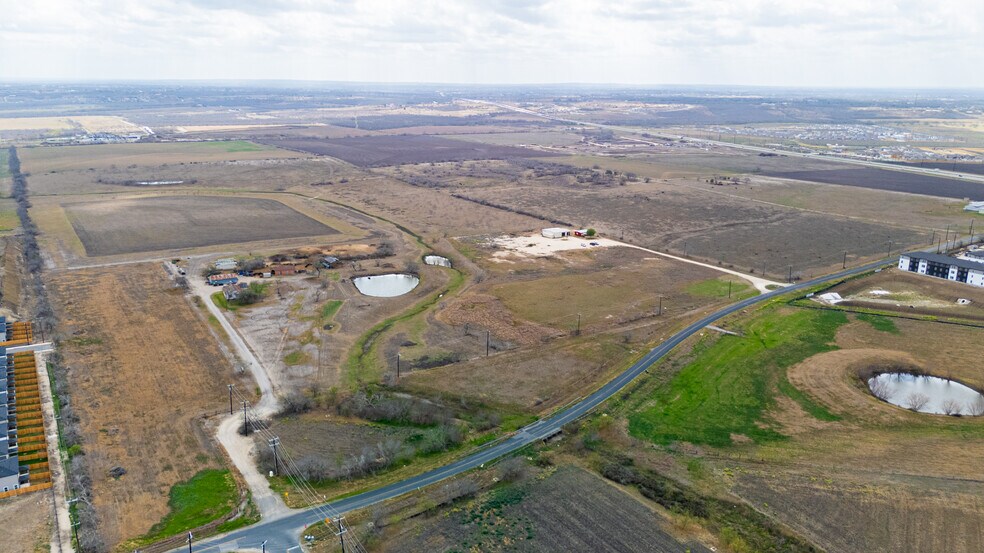 More Photos Of 2330 Schuwirth Rd, Converse Warehouse For Lease