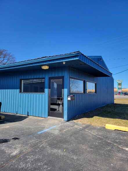 Primary Photo Of 3895 Pine Grove Ave, Fort Gratiot Office For Lease