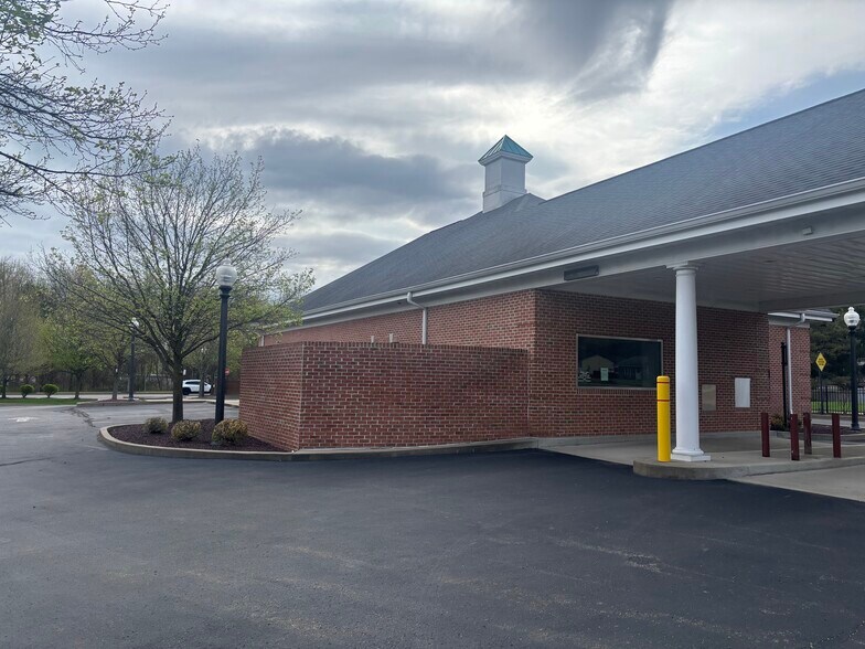 More Photos Of 2630 Rochester Rd, Cranberry Township Freestanding For Lease