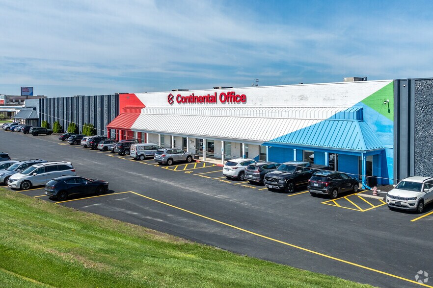 More Photos Of 5051 Freeway Dr E, Columbus Warehouse For Sale