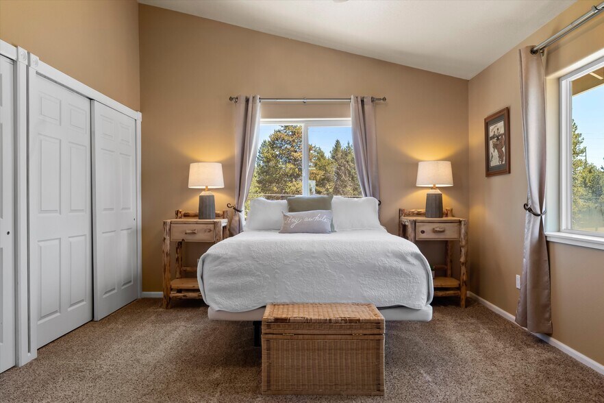 More Photos Of 53345 Riverview Dr, La Pine Multifamily For Sale