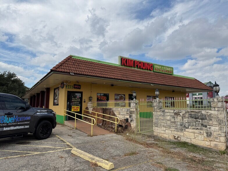 More Photos Of 315 N Bell Blvd, Cedar Park Restaurant For Lease