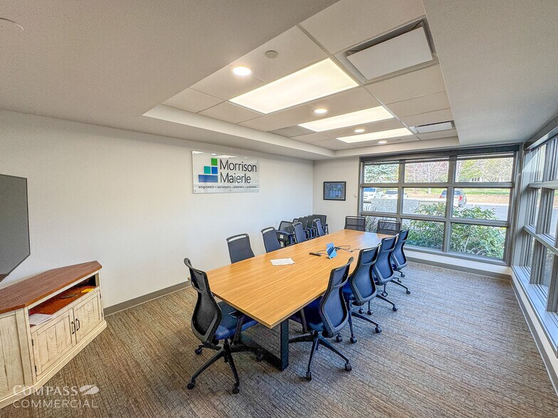 More Photos Of 1001 SW Disk Dr, Bend Office For Lease