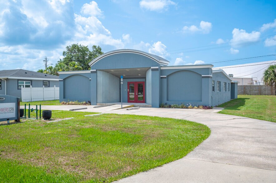More Photos Of 304 Doris Dr, Lakeland Medical For Sale
