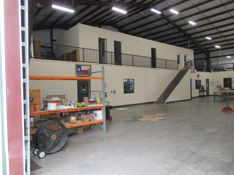 More Photos Of 21061 Gene Campbell Blvd, New Caney Warehouse For Lease