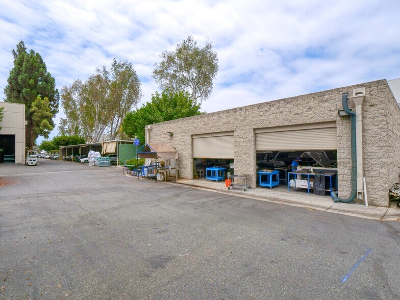 More Photos Of 7345 Orangewood Ave, Garden Grove Warehouse For Sale
