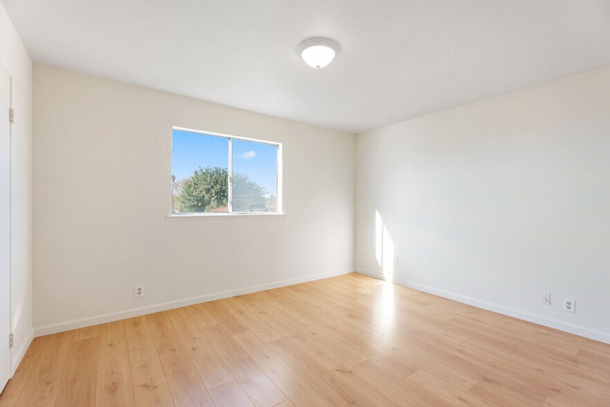 More Photos Of 609-615 Moore St, Madera Apartments For Sale