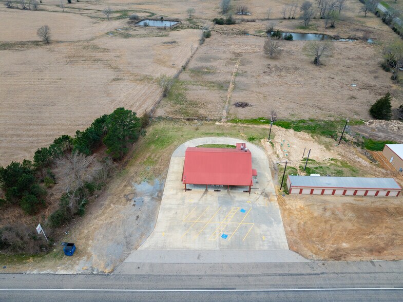 More Photos Of 17589 TX-19 Hwy, Montalba General Retail For Sale