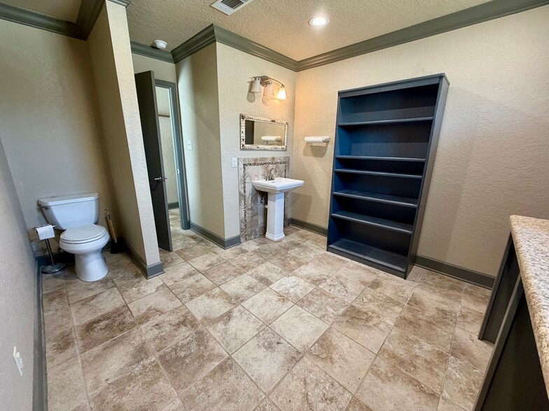 More Photos Of 619 Fayetteville Rd, Van Buren Medical For Lease