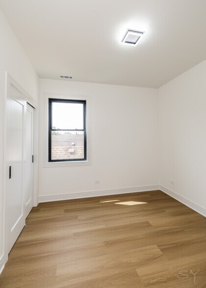More Photos Of 3018 Polk st, Chicago Apartments For Sale