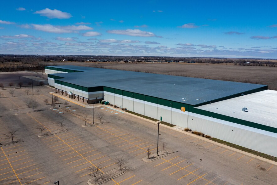 More Photos Of 1401 Brown County 19 N, Aberdeen Manufacturing For Lease